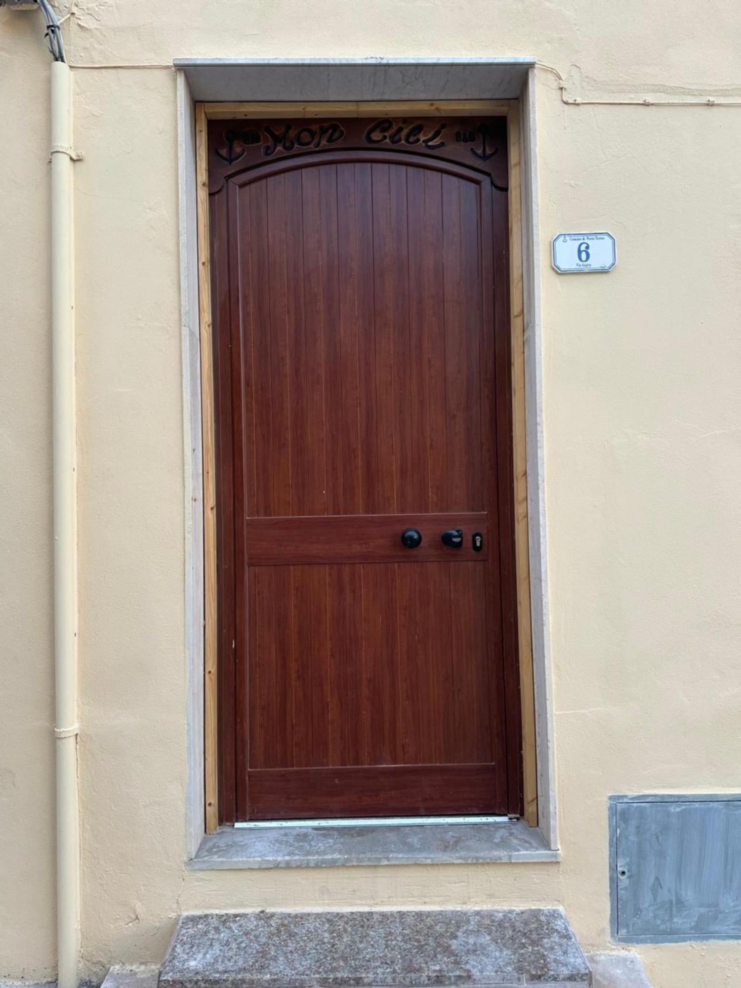 Hotel Moncici House Porto Torres Esterno foto