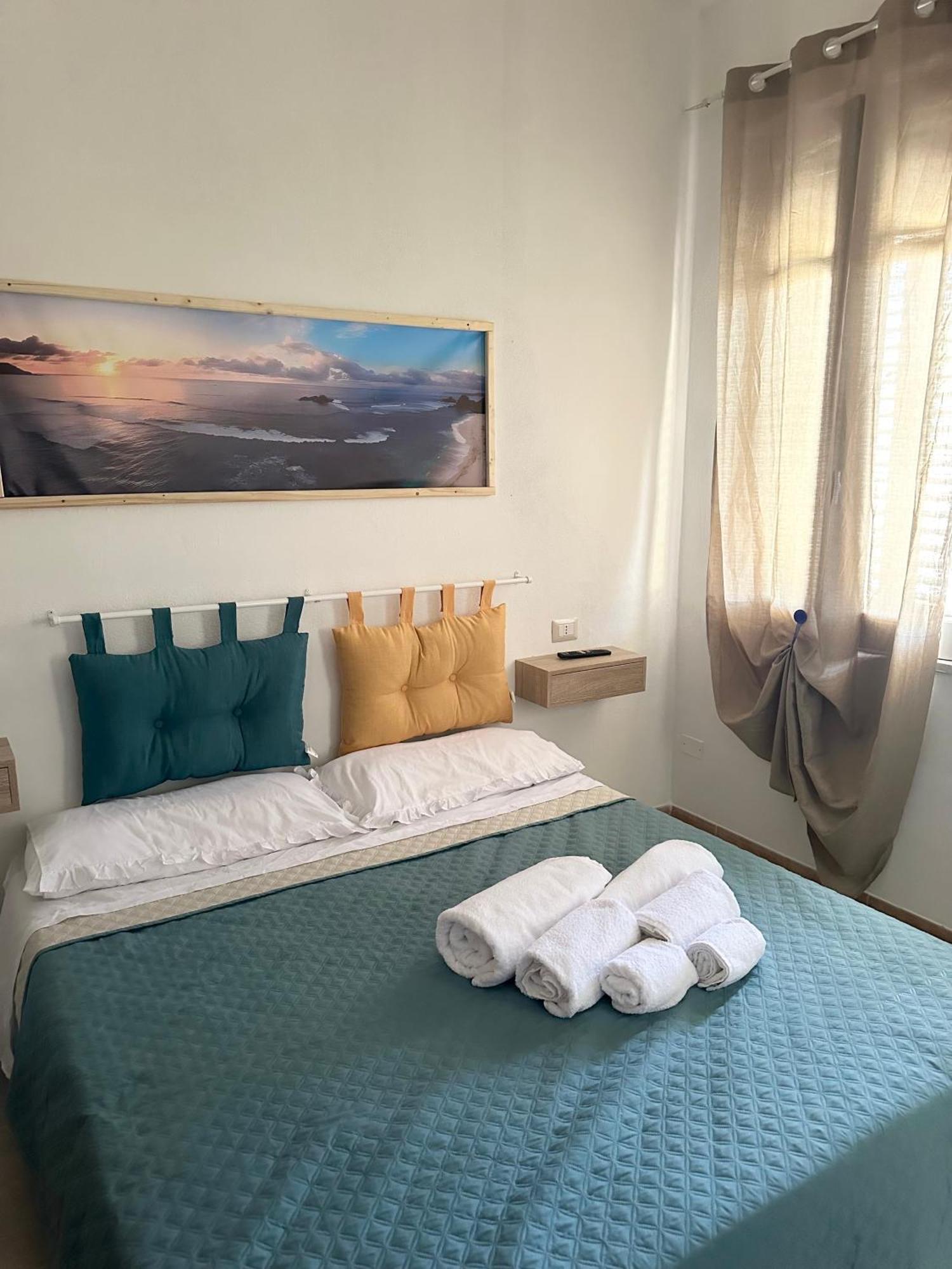 Hotel Moncici House Porto Torres Esterno foto