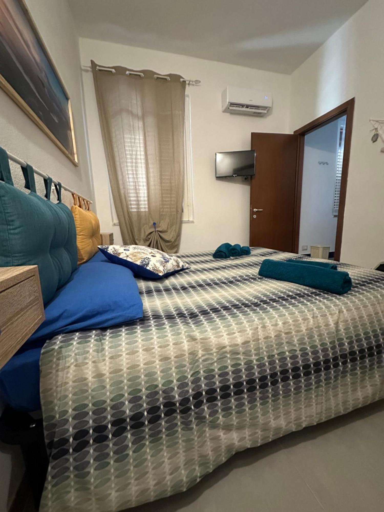 Hotel Moncici House Porto Torres Esterno foto